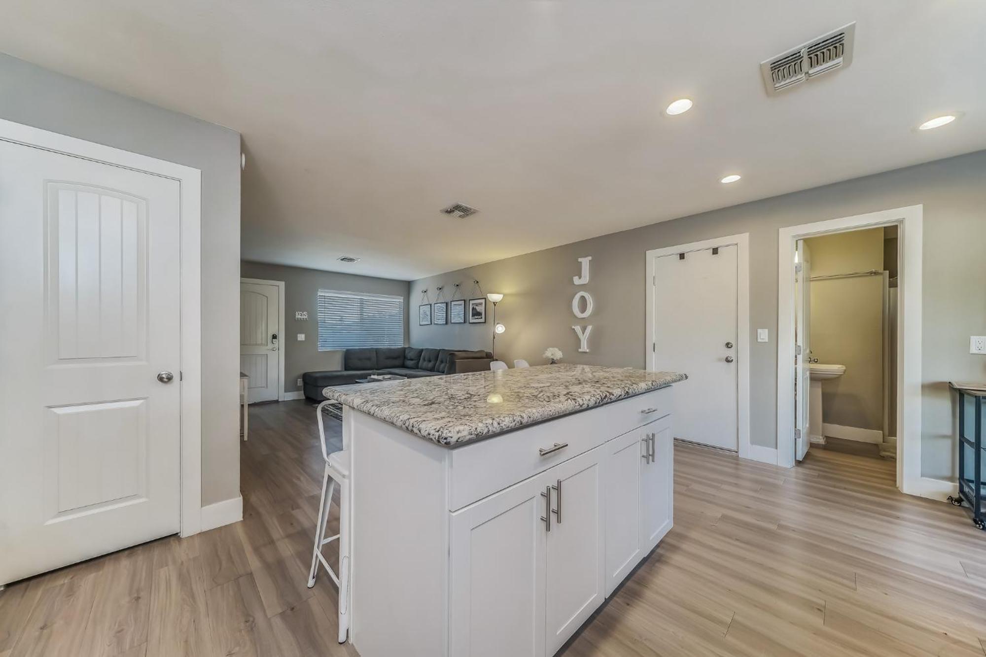 Вилла Tempe Joy House With Backyard Sanctuary By Asu Экстерьер фото