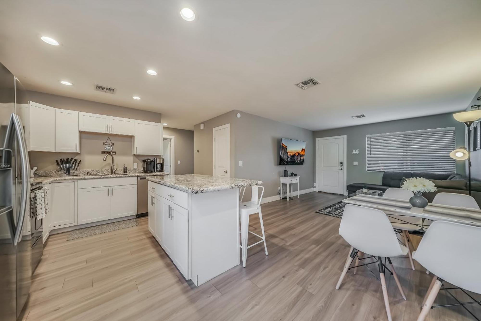 Вилла Tempe Joy House With Backyard Sanctuary By Asu Экстерьер фото